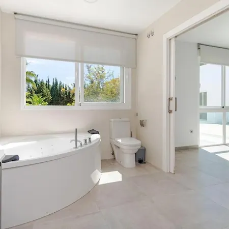 With Private Pool Nueva Andalucia דירה